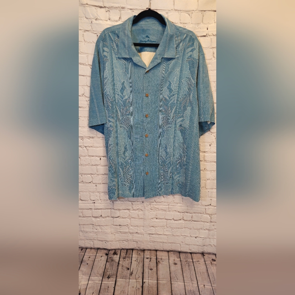 Tommy Bahama Light Blue Casual Button Down Shirt